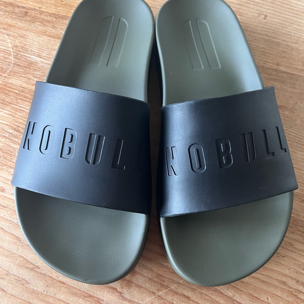 NOBULL Black and Olive Slide Sandals WOMENS 6.5 BRAND NEW